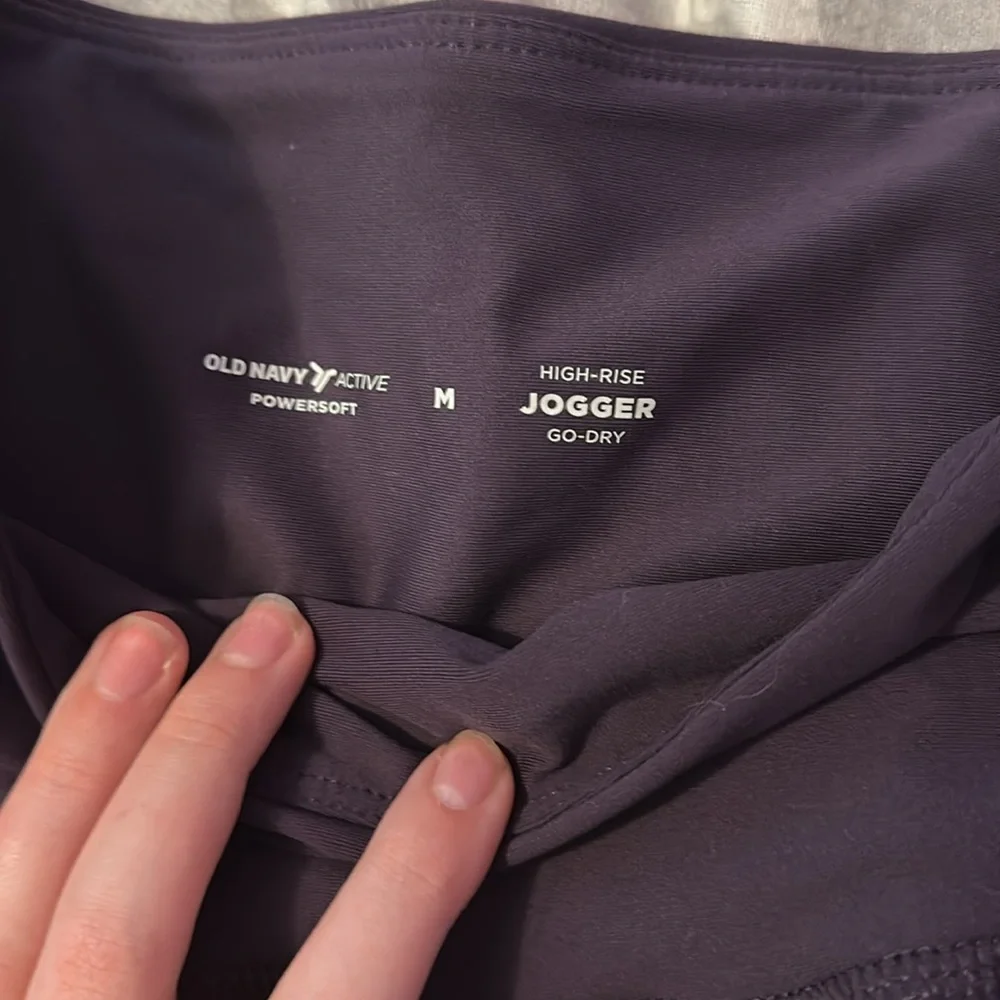 Old navy joggers - Picture 2 of 2